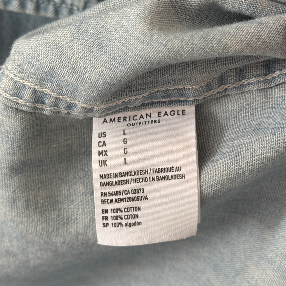 American Eagle Light Denim Button-Up - image 5